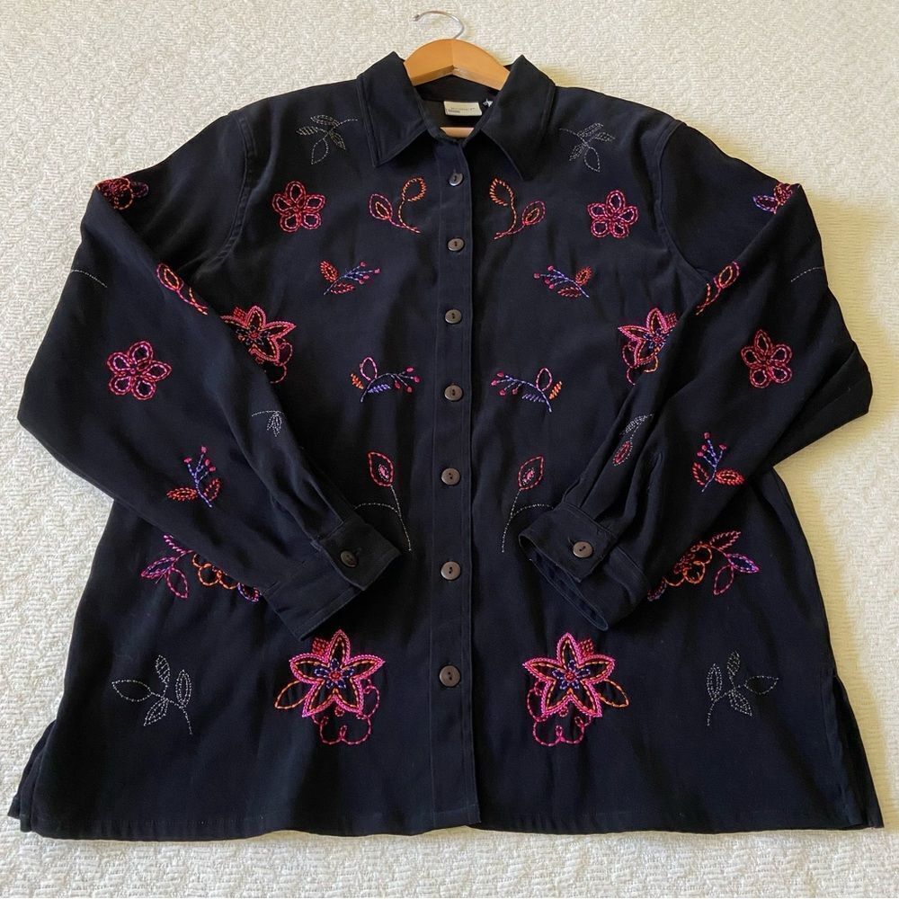 Koret Vintage Floral Embroidery Button Down Shirt